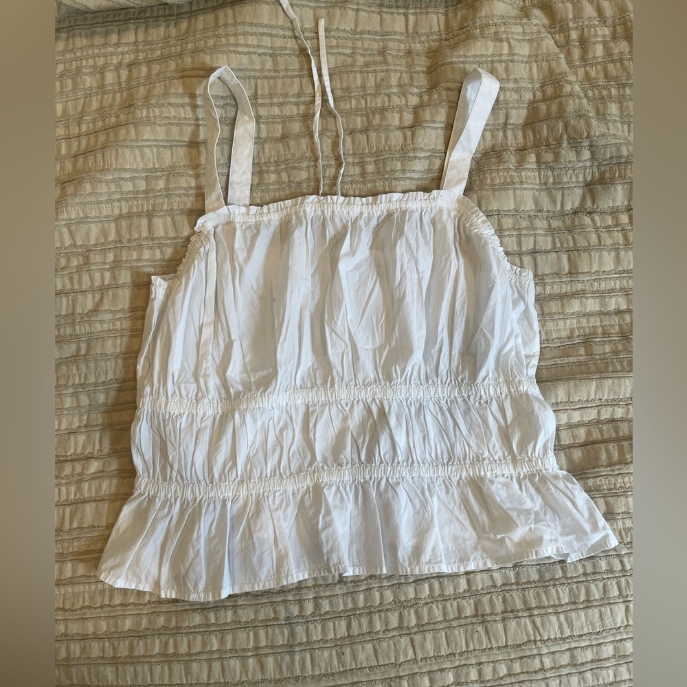 White madewell tank
